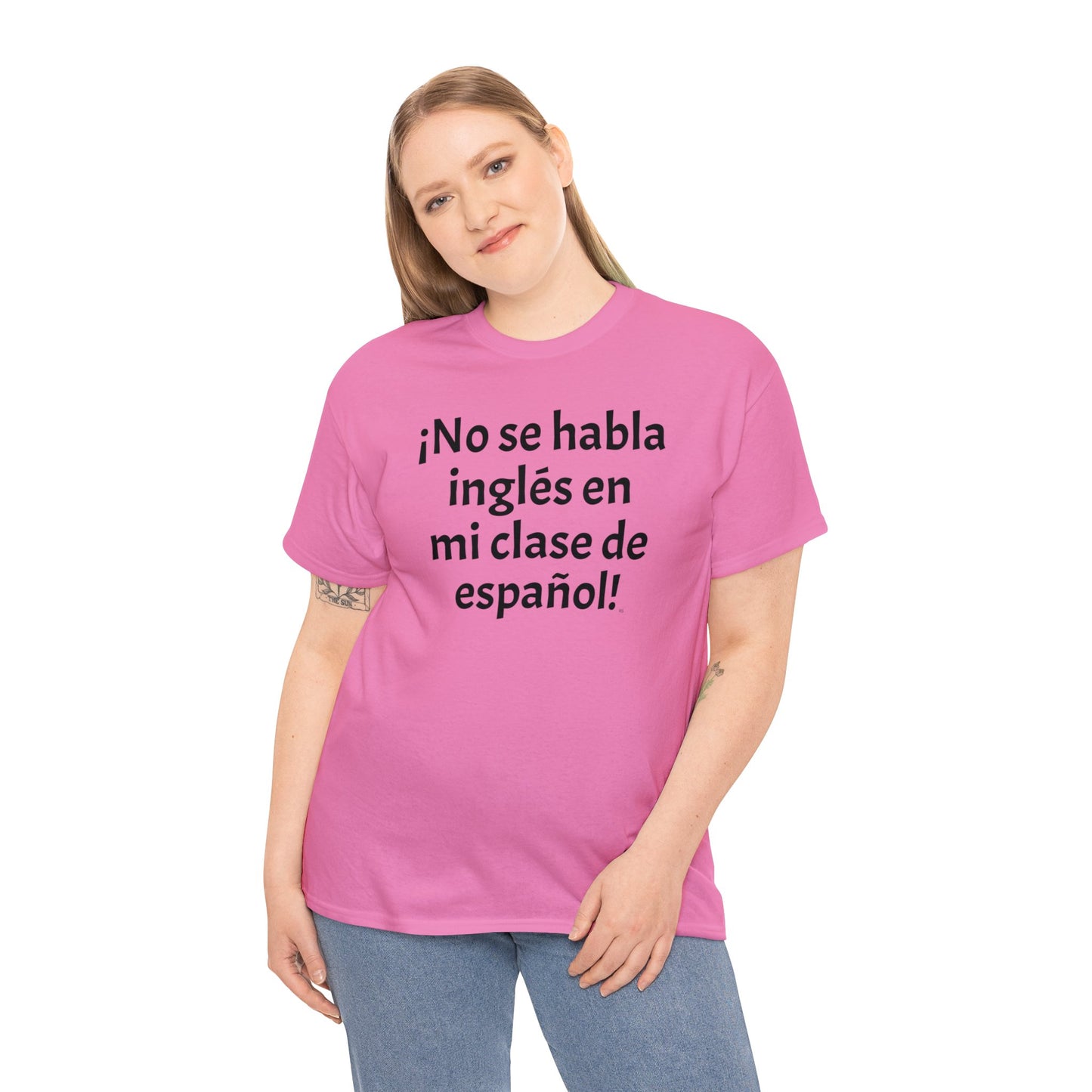 ¡No se habla inglés en mi clase de español! - Camiseta de algodón pesado